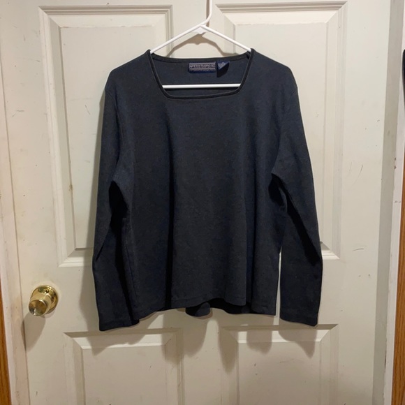 Newton Trading Co xl grey top velvety neckline SALE - Picture 3 of 7